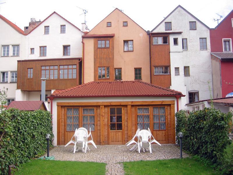 Penzion 102 Pardubice Exterior foto