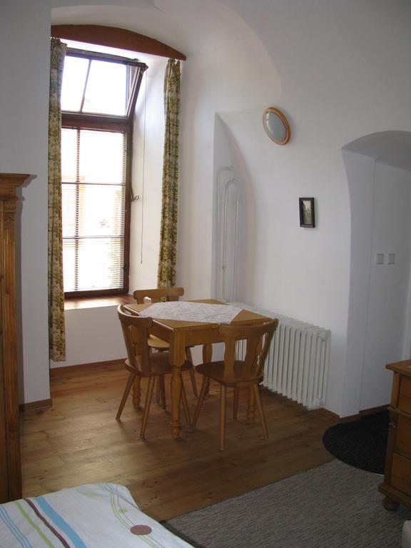 Penzion 102 Pardubice Exterior foto